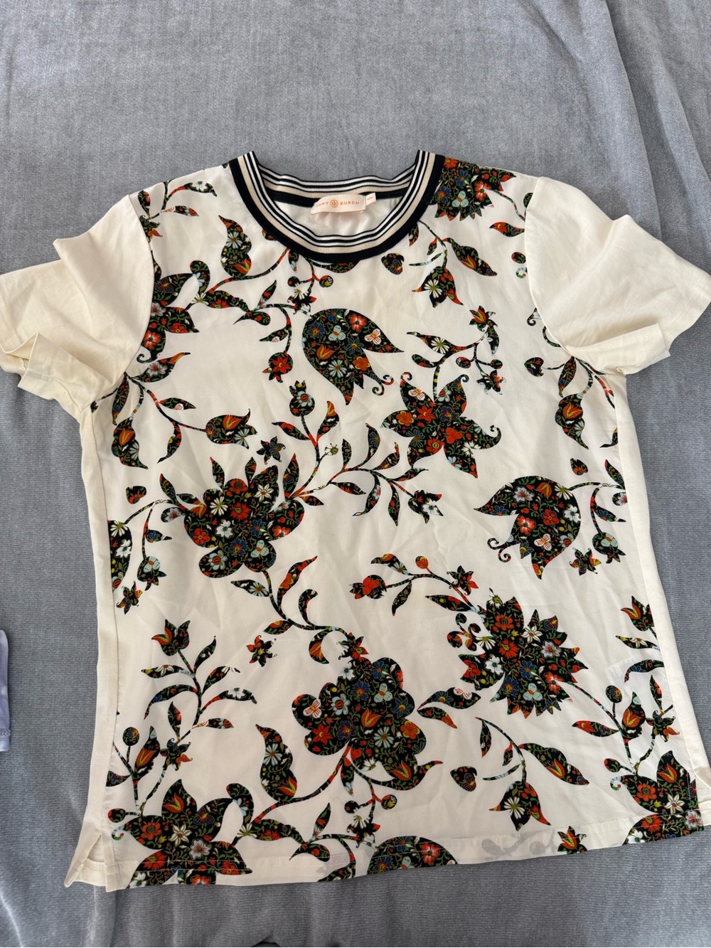 Tory Burch floral print cotton/silk short sleeve top size M like new condition